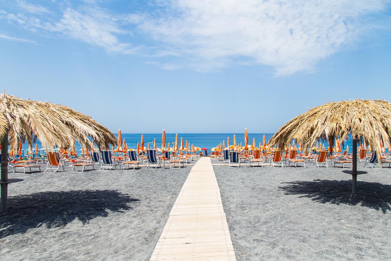 Nelema Village Resort サン・ニコーラ・アルチェッラ エクステリア 写真